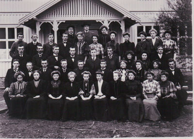 Amtskolen 1908 - 09
Keywords: amtskole;1908