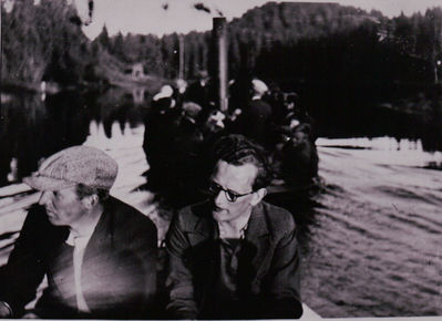 Lerka på tur i 1930 årene
Lerka på Børtervann på utflukt
Nøkkelord: lerka;børtervann;1930;båt;tur